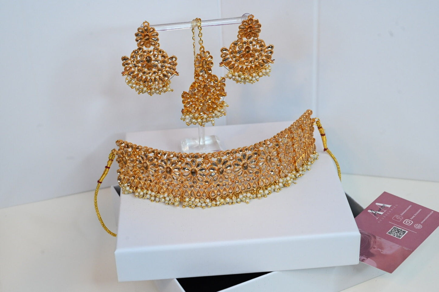 Antique Gold Choker Kundan Earrings with Mangtikka Necklace Earrings Tikka Set, Pakistani Indian wedding jewellery set, Vintage Style Nikkah