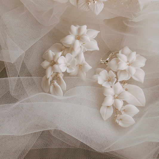 Statement Wedding Earrings, Statement Bridal Earrings, Modern boho Wedding Earrings, Flower Wedding Earrings, Floral bridal earrings