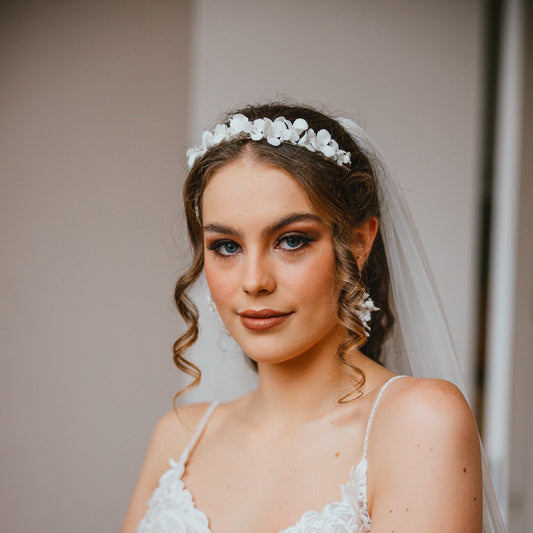 White flower wedding headband, Floral wedding headpiece, Bridal Hairband, Porcelain Floral wedding headband, Floral clay bridal tiara crown